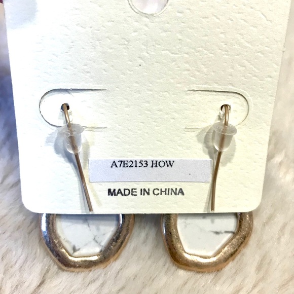 Artisan White Marbled and Gold Tone Earrings - Picture 3 of 3